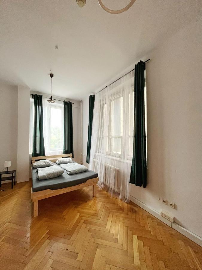 Nice View Rooms In Old Town 克拉科夫 外观 照片
